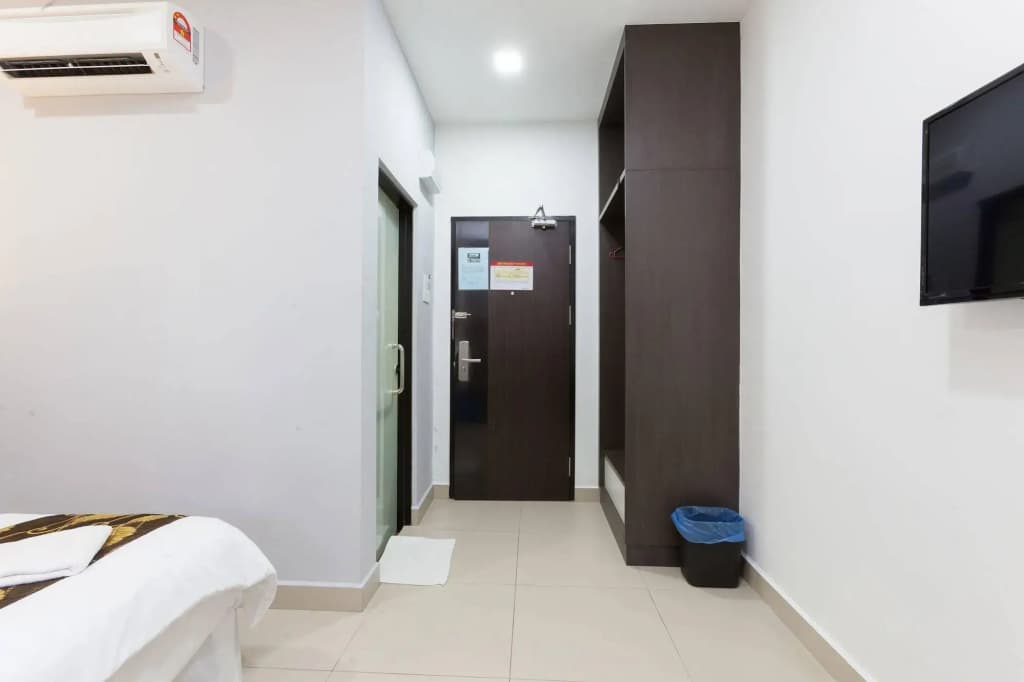 ZEN Rooms Near SALAM Hospital - photo 18
