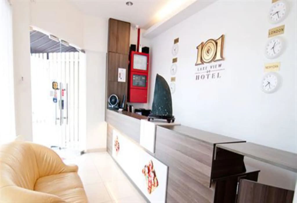 101 Lake View Hotel Puchong - photo 11