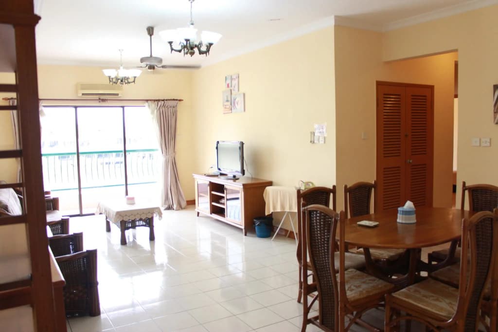Marimari Marina Service Condo - main photo