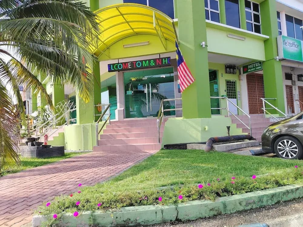 Hotel O Seremban Near SnowLim Wonderland Formerly M&N Hotel - photo 1