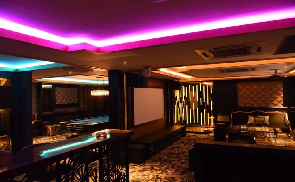 Vangohh Eminent Hotel & Spa - photo 25