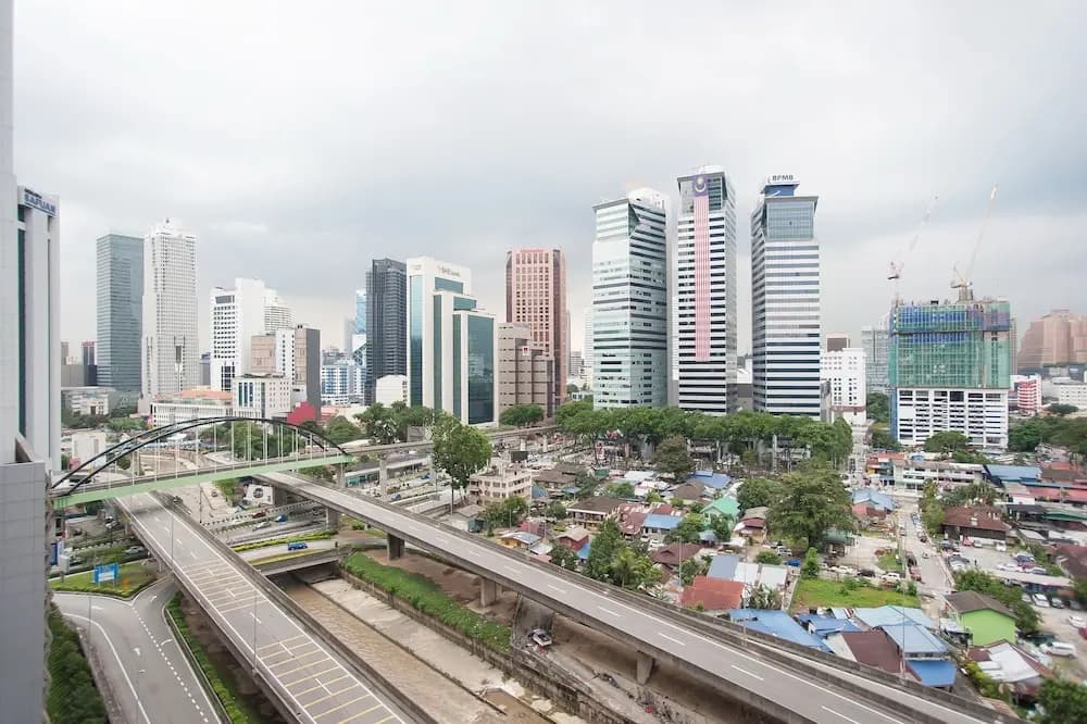 S8 COZY 1 BR - KLCC - KL Tower - High Speed WiFi - photo 17