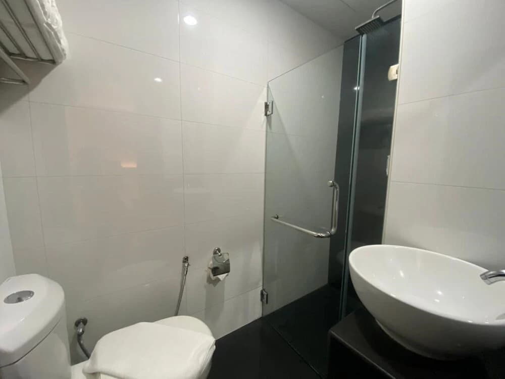 Capital O 90447 Hotel Ezzyhome Kebun Teh - photo 8