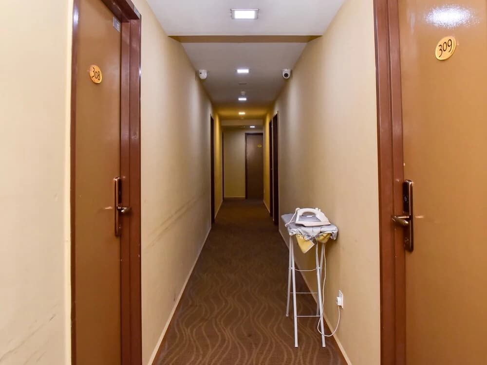 OYO 297 Elmark Hotel - photo 9