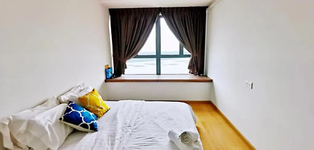 Superb Seaview Royal Strand Danga Bay Country Garden - photo 3