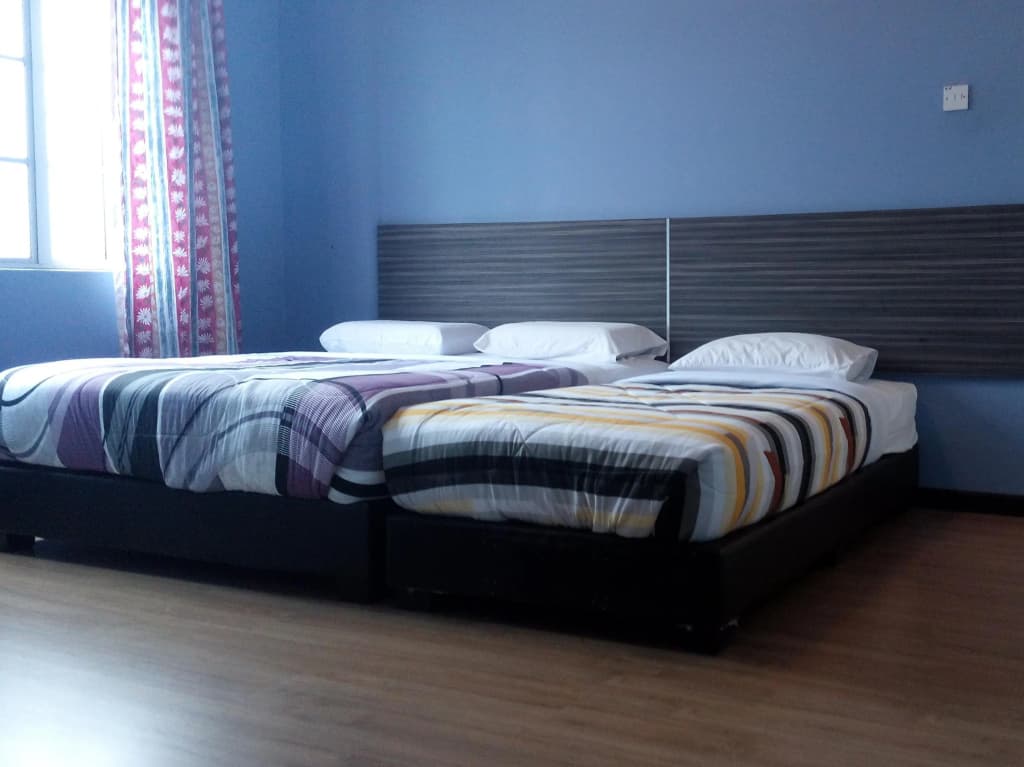 MH Apartment @ Crown Imperial Court - photo 2