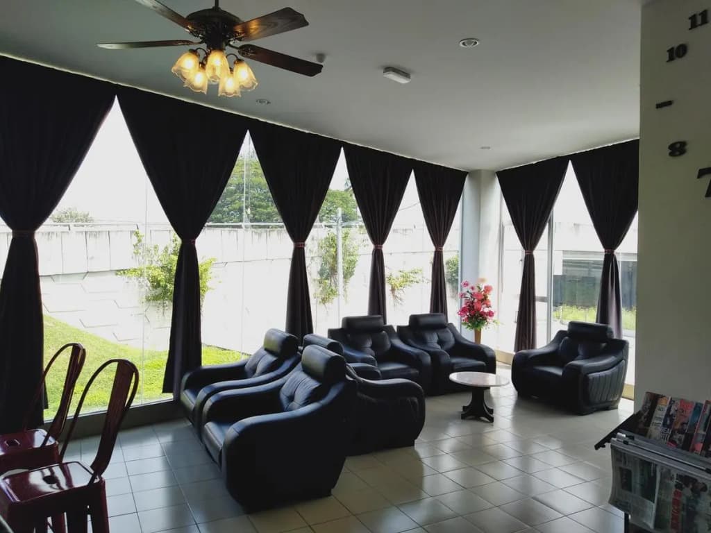 SP Central Hotel - photo 11