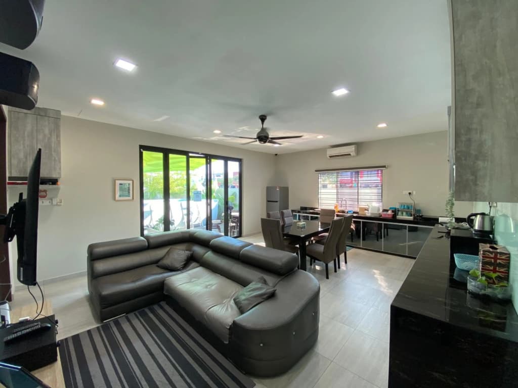 D'Ambiience Private Pool & Garden Residence - photo 3