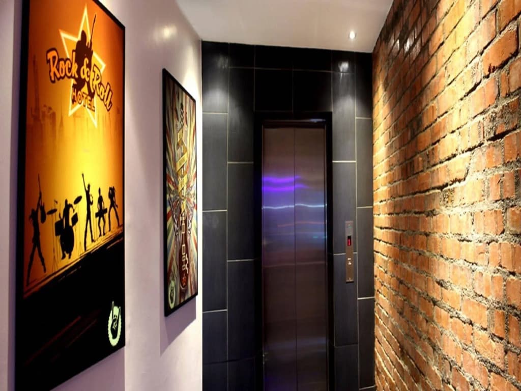 Rock & Roll Hotel - photo 13