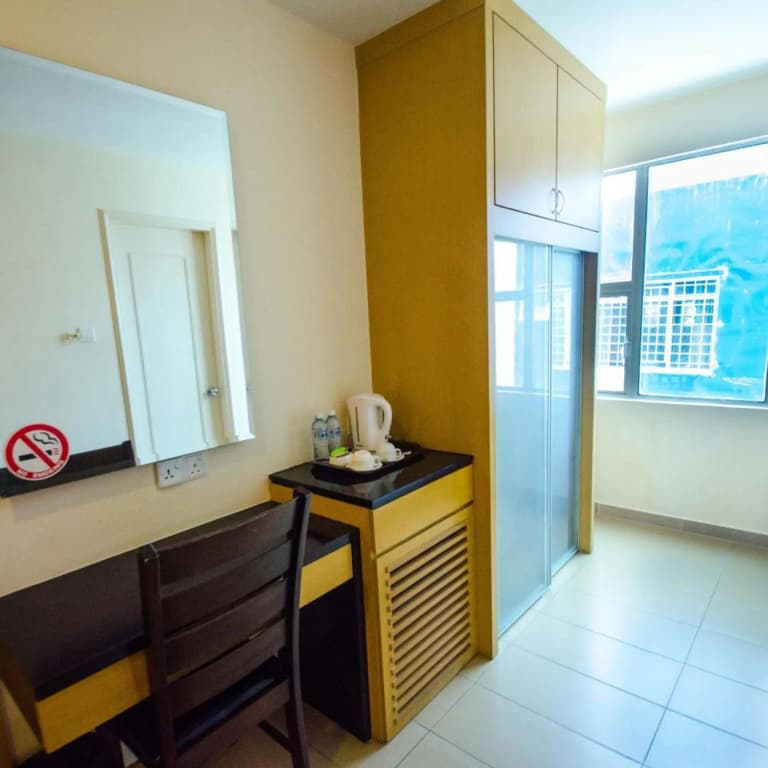 OYO 371 Grand Eastern Hotel - photo 15