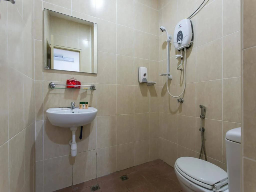 Dolphin Hotel, Chow Kit Kuala Lumpur - photo 10