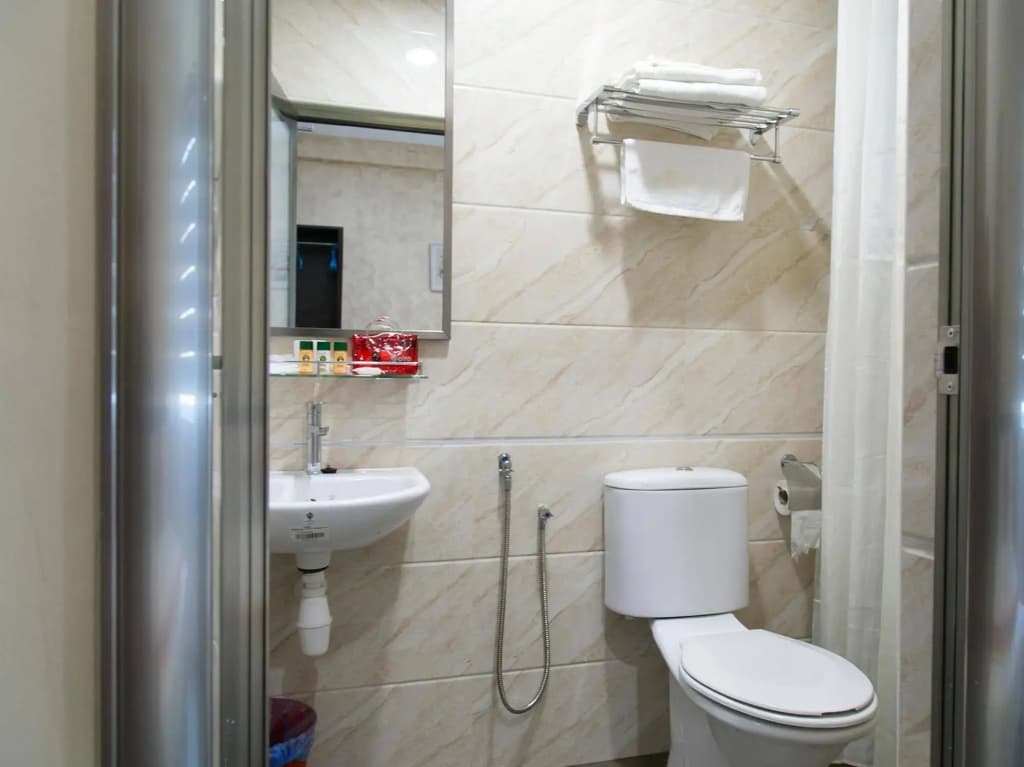 Global Inn Hotel - photo 7