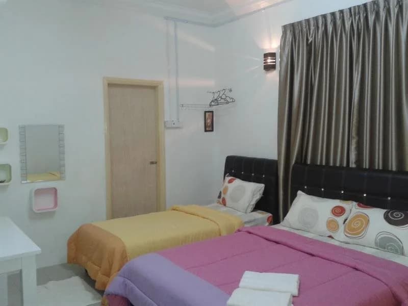 Zenith Guest House @ Palm Court - photo 3