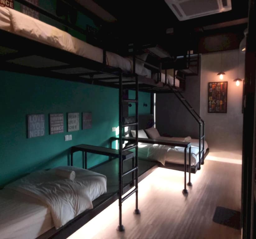 Tube Hotel Melaka - photo 15