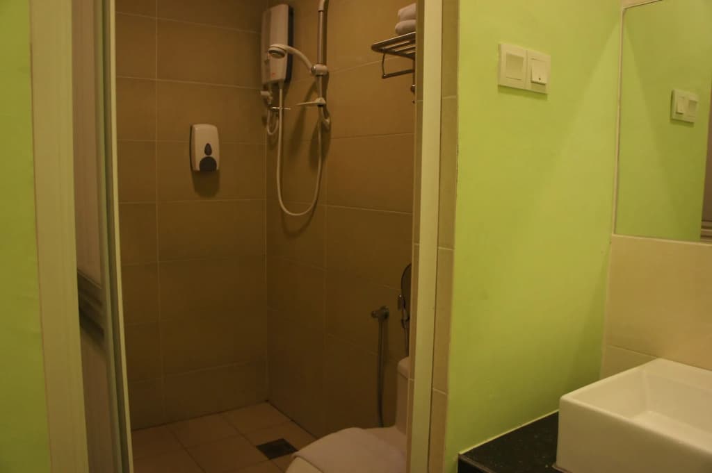V3 Hotel Taman Gaya - photo 6