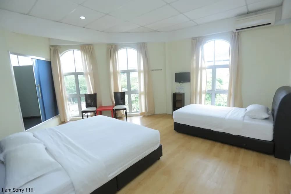 JAM Hotel Kota Warisan Near ERL Salak Tinggi Sepang - photo 5