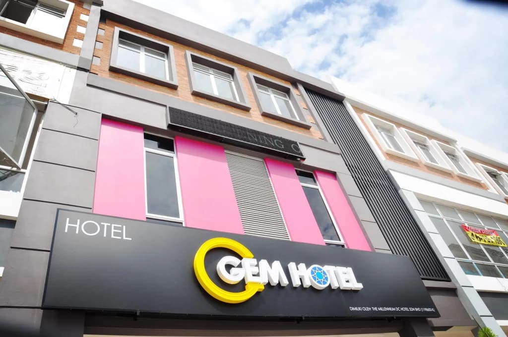 Gem Hotel Nusajaya - photo 1