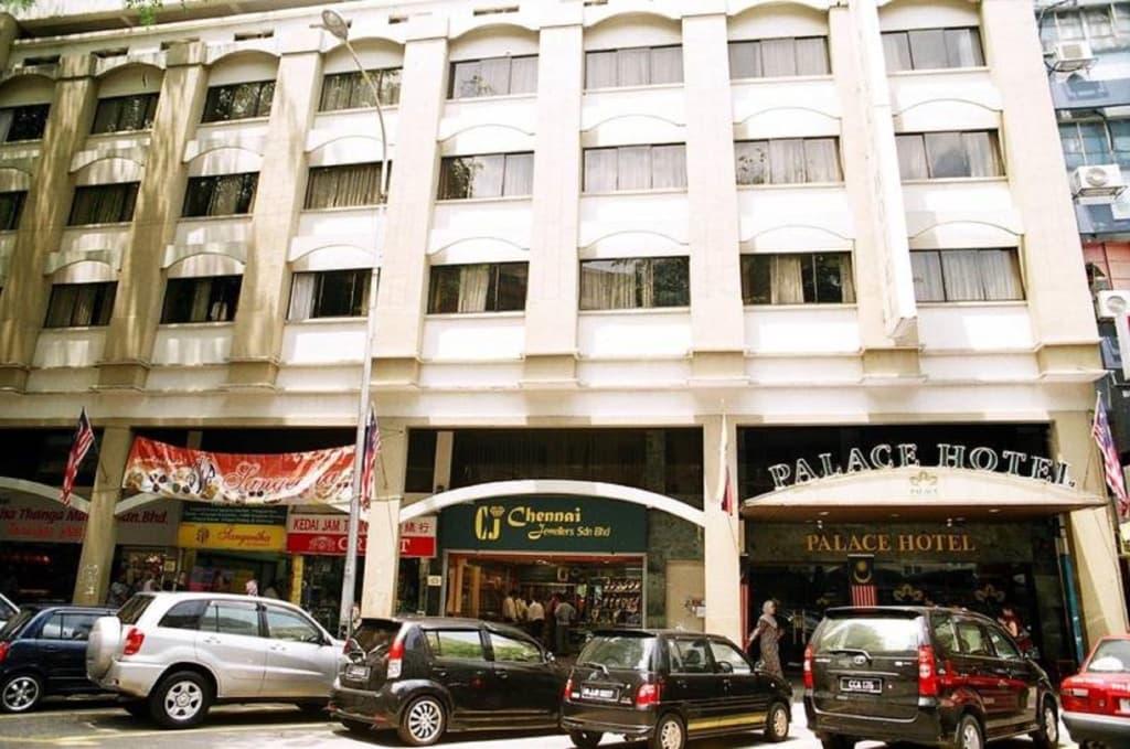 Palace Hotel - photo 1