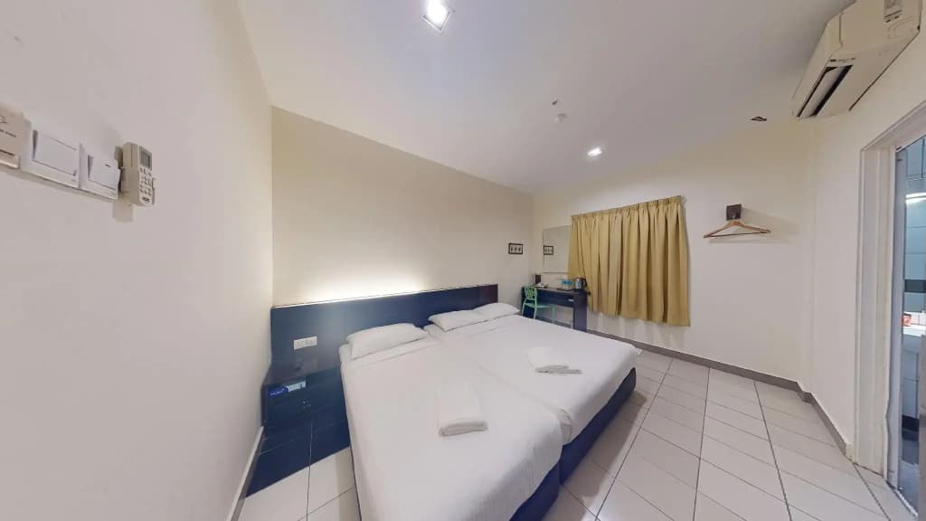 Merlin Hotel - photo 9