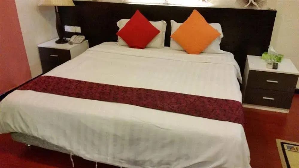 Prince Hotel - photo 3