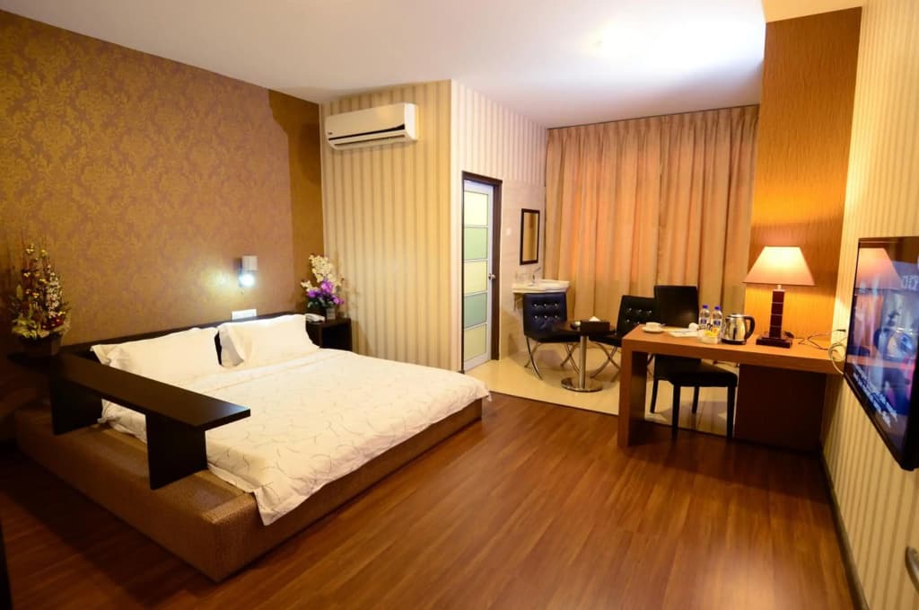 Hotel Tebrau CT - photo 3