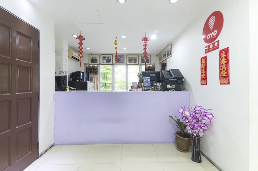 OYO 280 Hotel Dragon Inn - photo 2