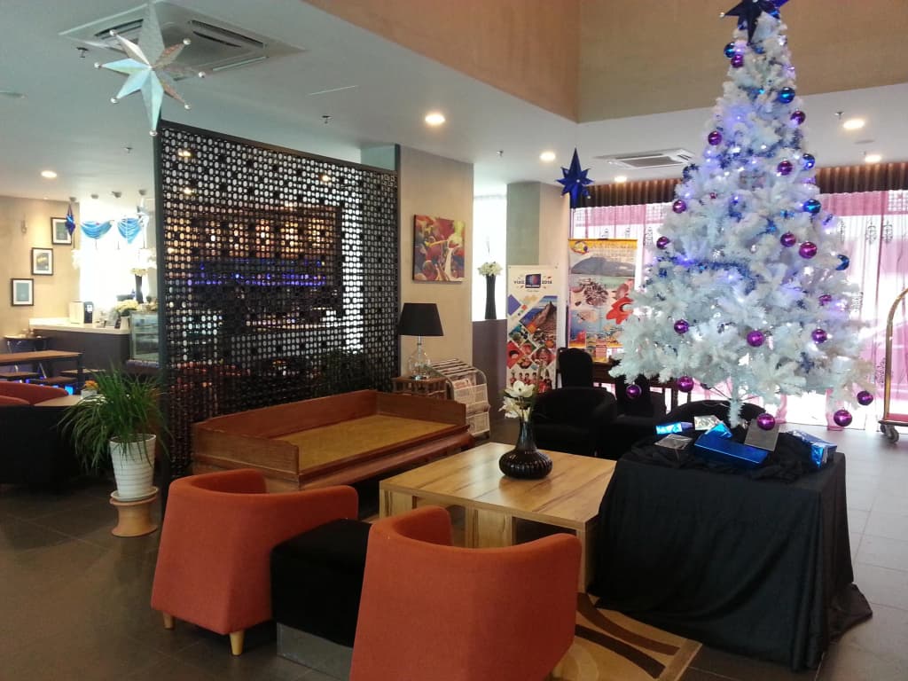 Marina Travellers Suite SKY Karamunsing - photo 8
