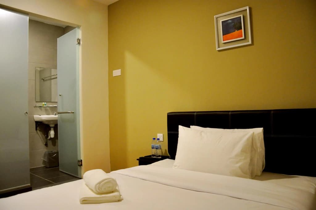 Gem Hotel Nusajaya - photo 3