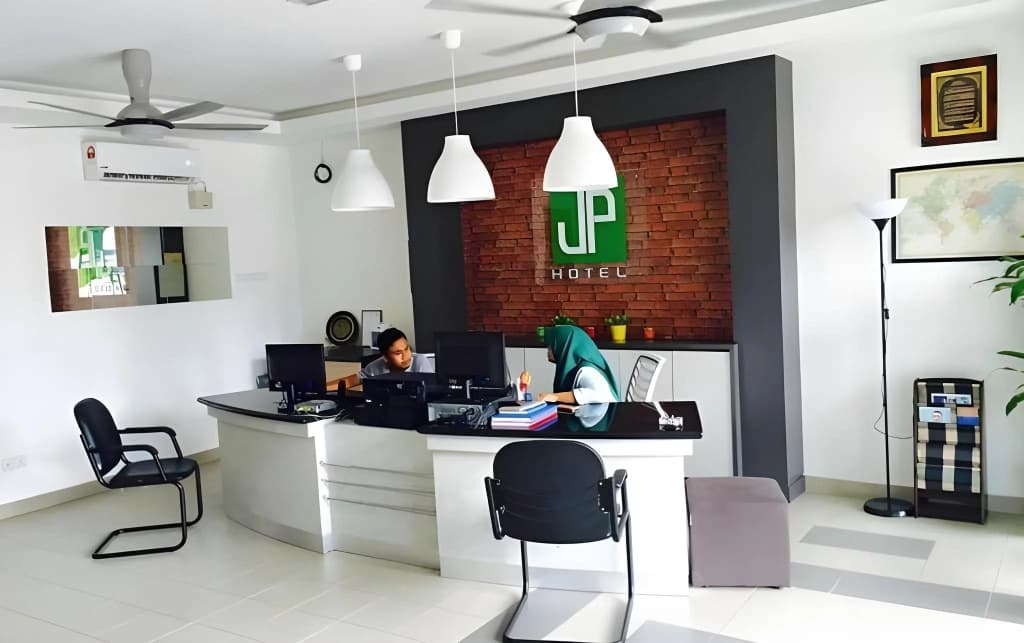 JP Hotel Jalan Stadium - photo 4
