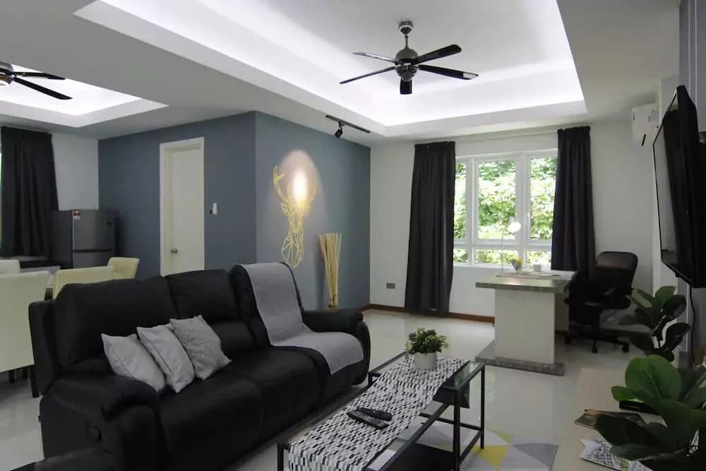YO.OM Families Luxury Condo Gateway 6 Pax - photo 6