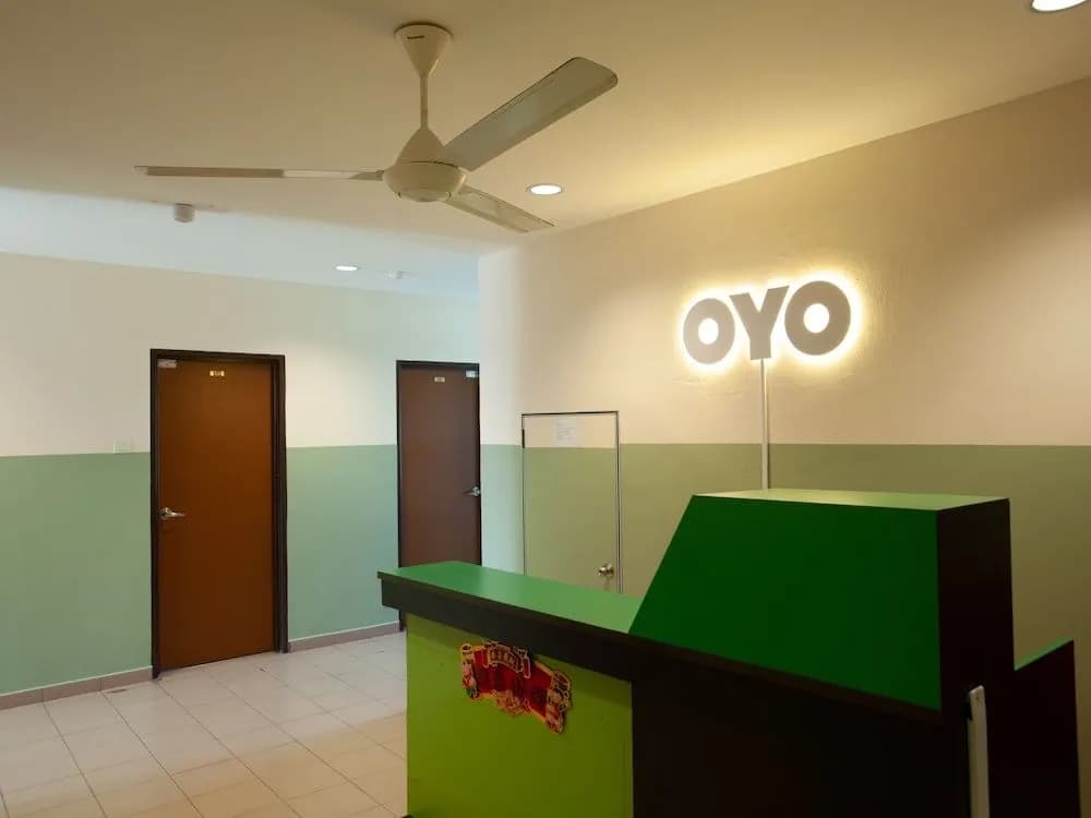 OYO 89487 Space Hotel - photo 11