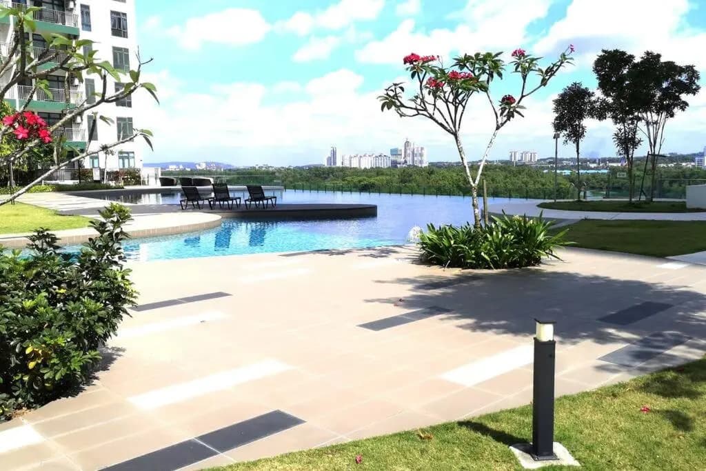 YOLO Budget CONDO Premium Facilities - photo 1