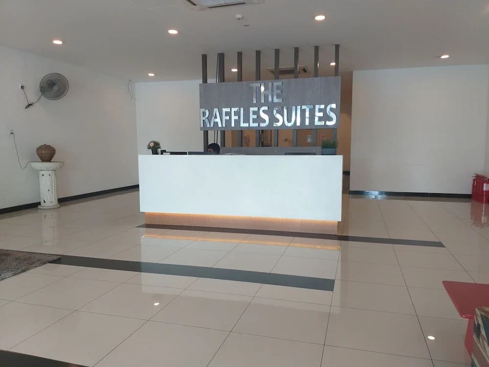 Raffles Suites Homestay - photo 1