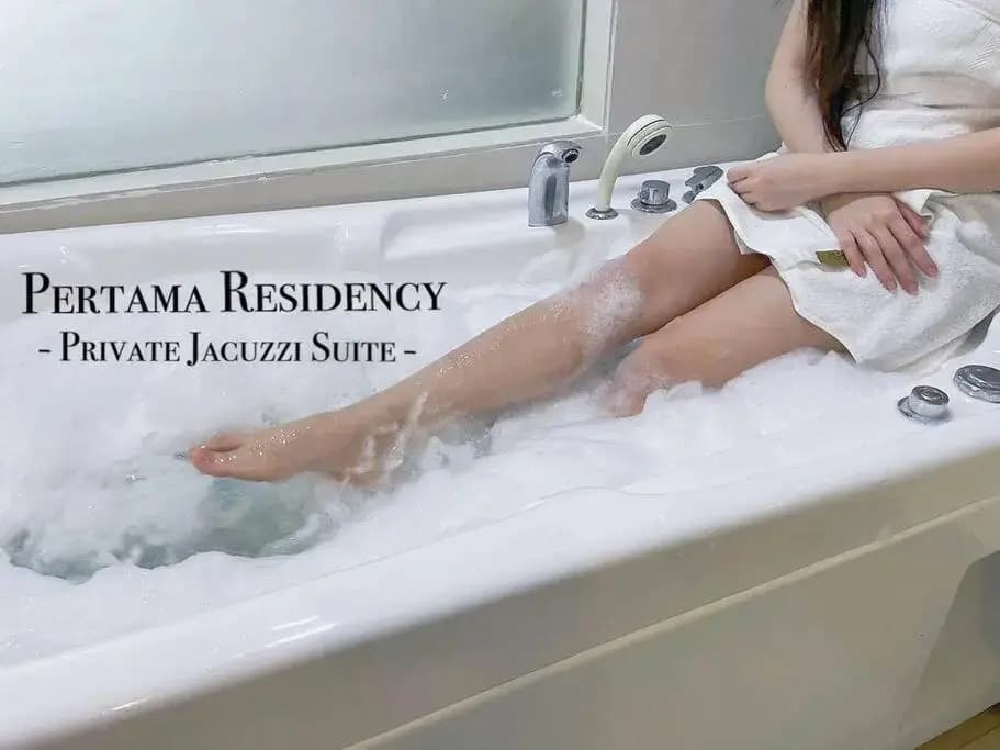 Private Jacuzzi Staycation at KL City 905 - photo 18