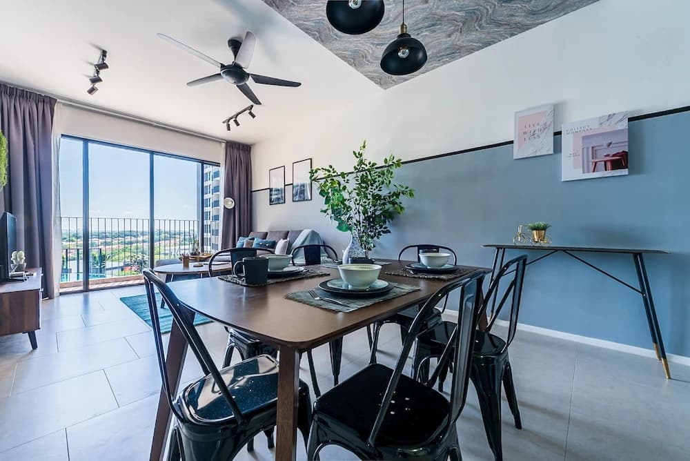 3BR Homestay with Pool View Bukit Rimau - photo 6