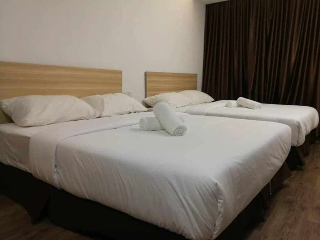 N City Hotel - photo 3