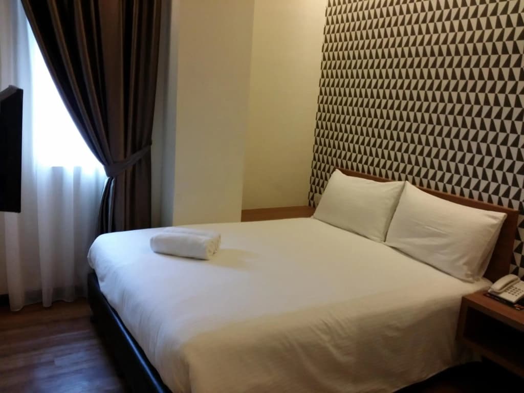 D Elegance Hotel - photo 3