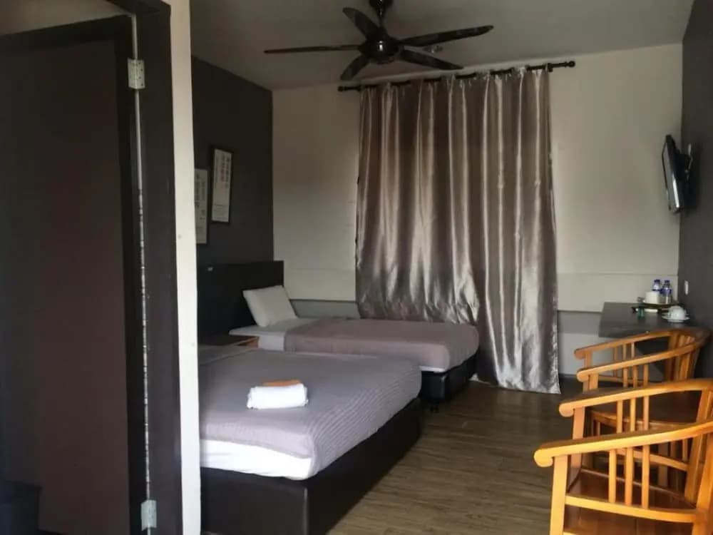 Room V at Jalan Jenang - photo 4