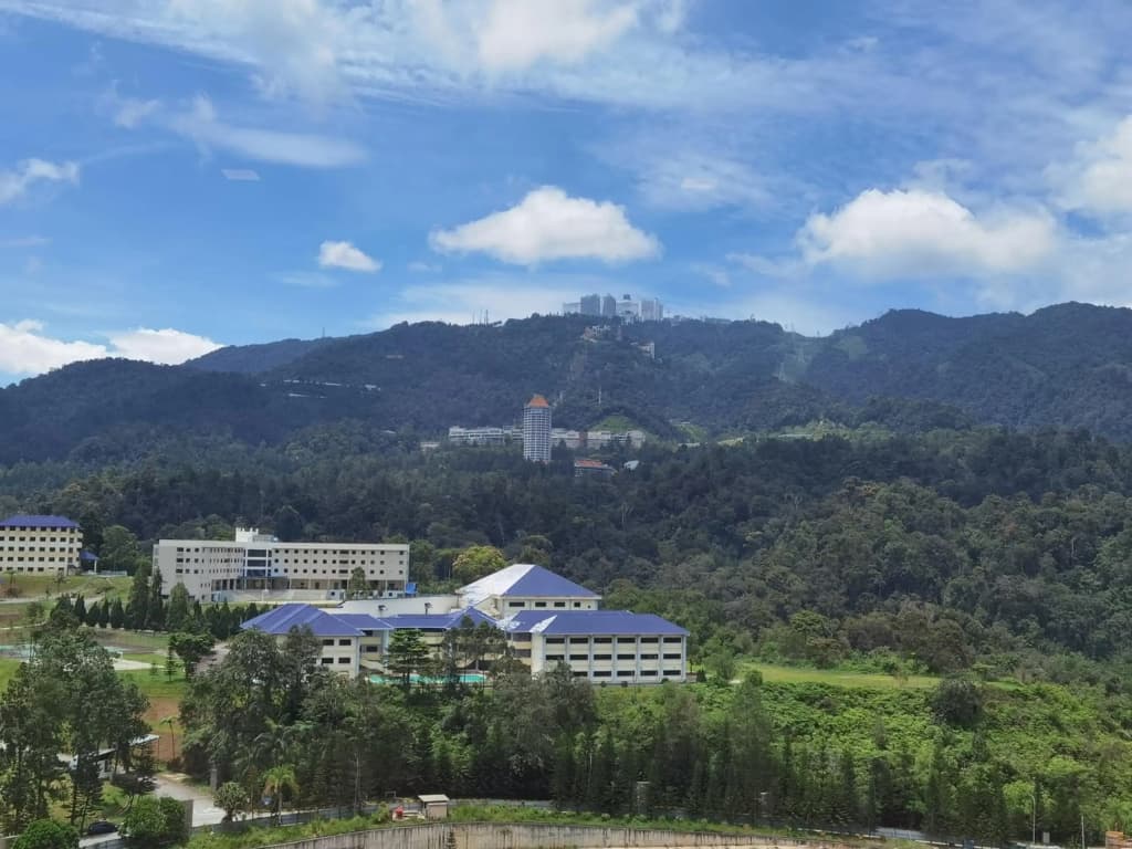 Windmill Upon Hill - Luxurious Sky Villa - 360SkyPool - Heated Pool - Mountainous Genting View - Genting Highland by YourEasyStay - photo 6