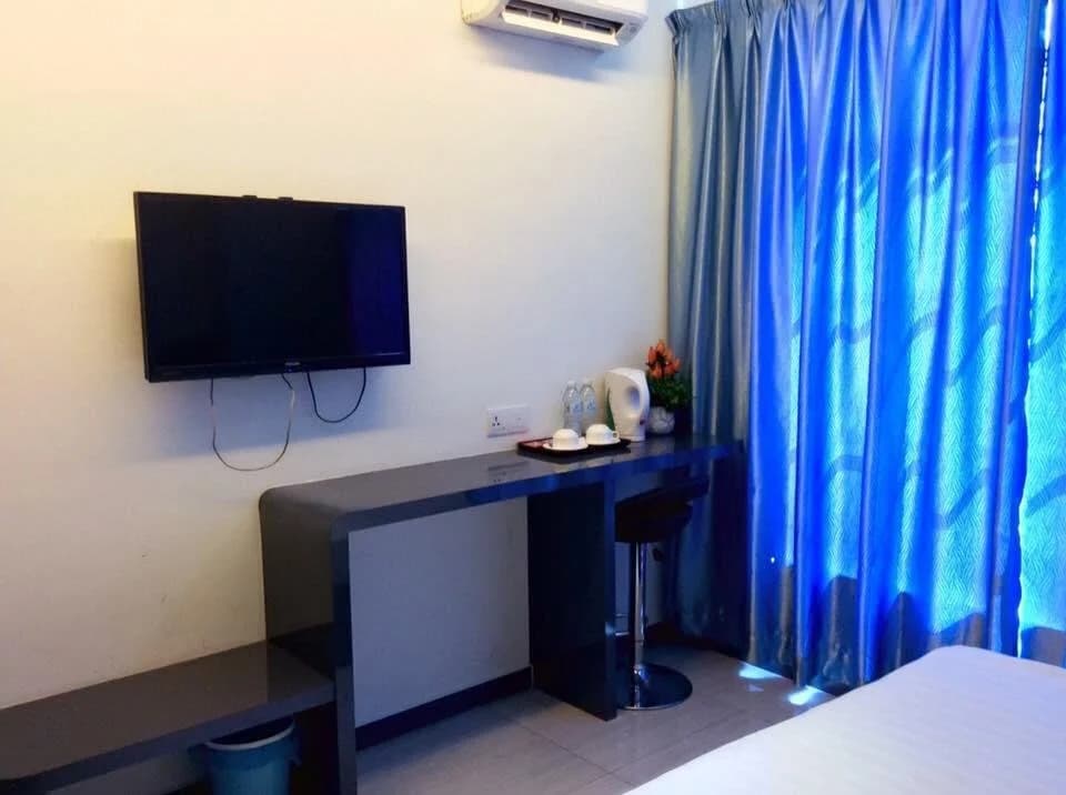 Dolphin Hotel - photo 13