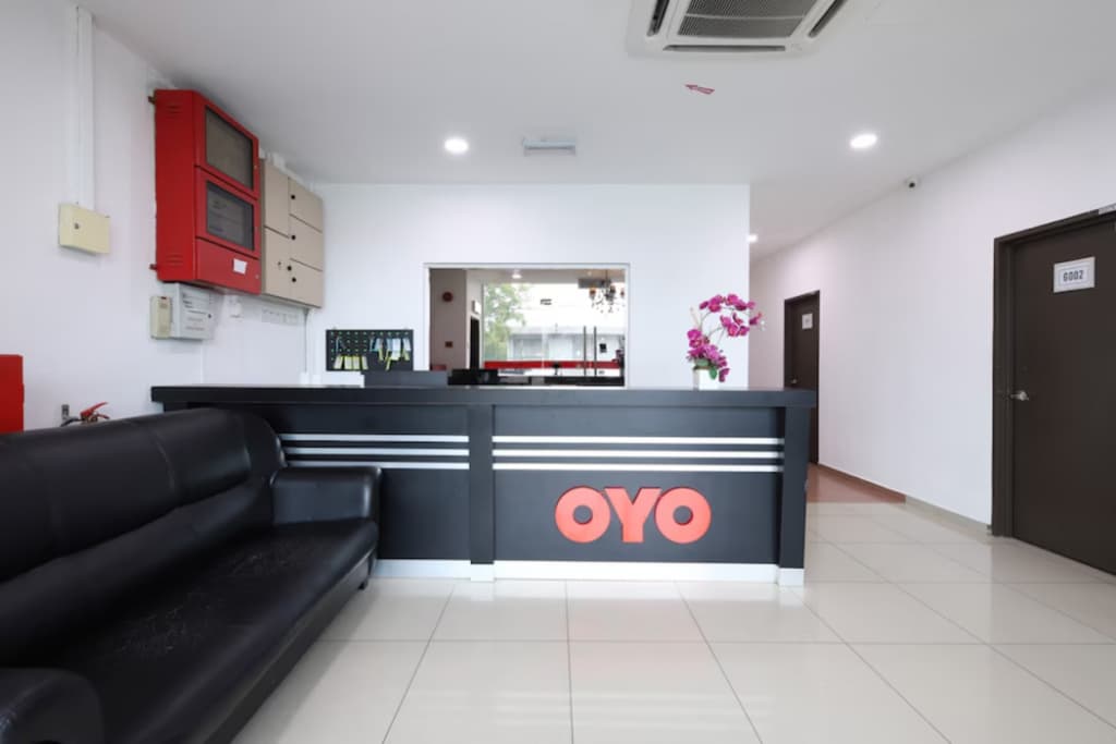 OYO 89497 Dream Nur Hotel - photo 2