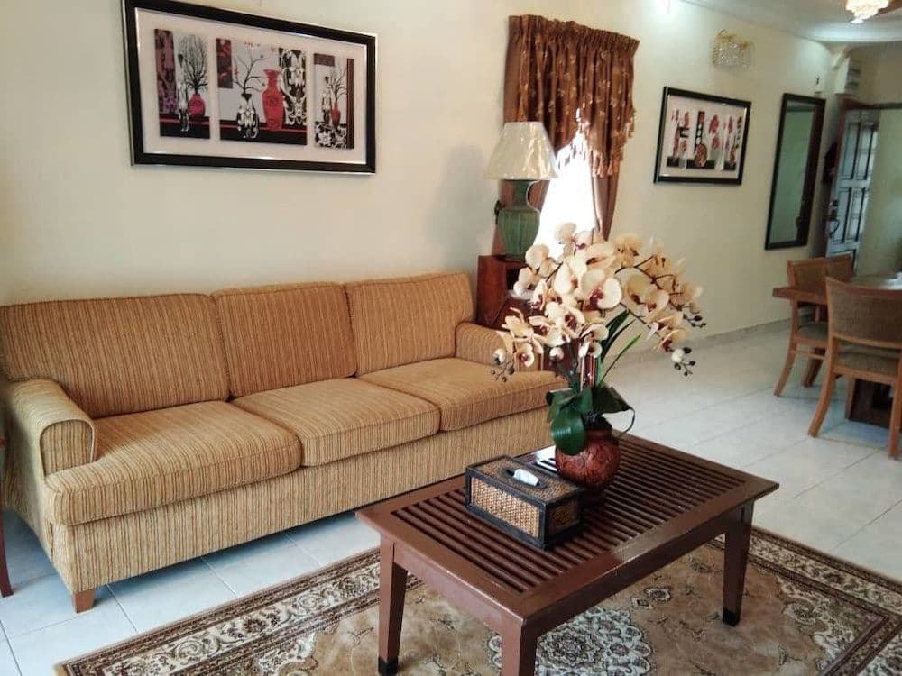 Aini's Guest House In Vista Amani Condo - photo 12