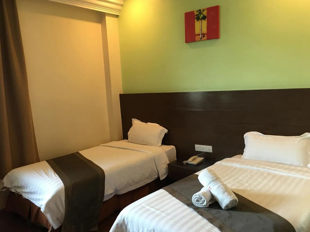 Hotel Lintas Plaza - photo 3