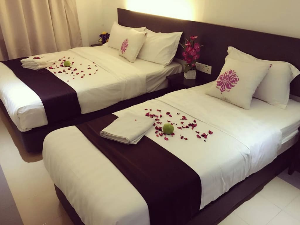 Apple 1 Hotel Queensbay - photo 6