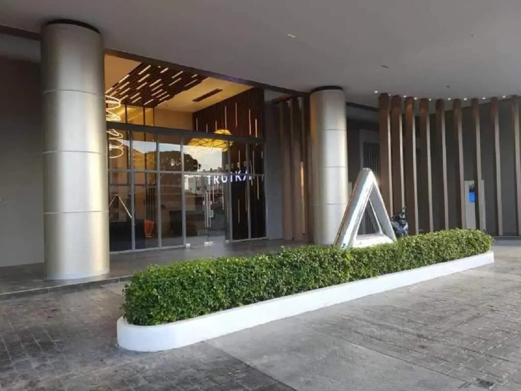 Zulanie Suite at Troika Residence, Cozy & Comfort, Free Wifi & Netflix - photo 4