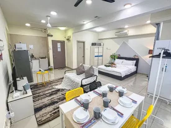 Relax in a Modern Studio w City View + Pool Access - photo 3