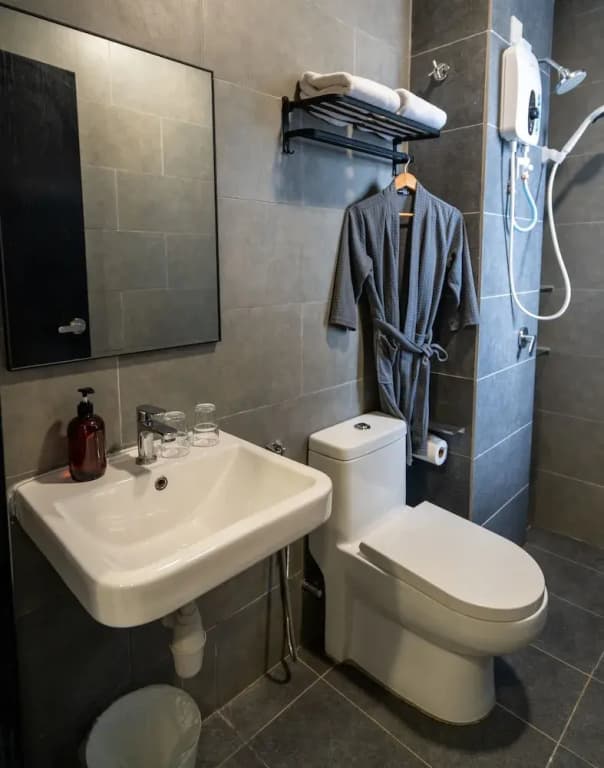 Neu Suites 3rdNvenue by Perfect Host - photo 11