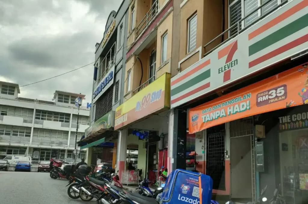 Permai Puteri Homestay Ampang - photo 1
