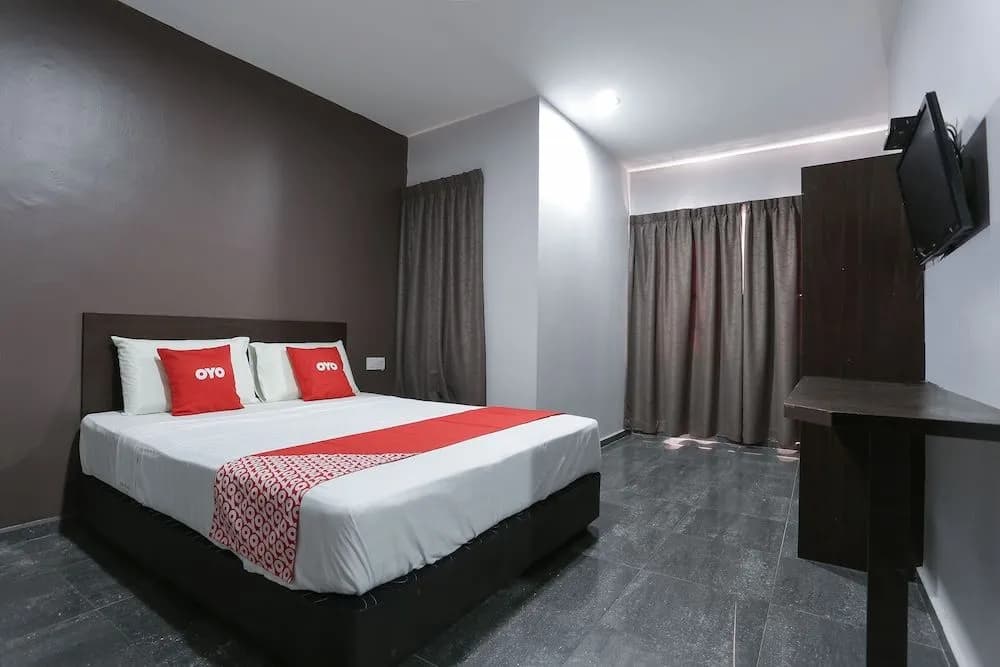 OYO 90157 One World Hotel - photo 4