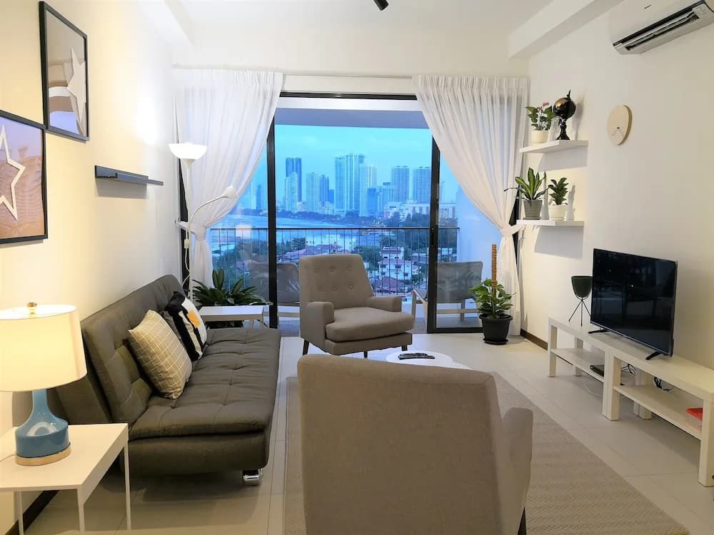 3BR Seaview Suite Gurney Drive - photo 3